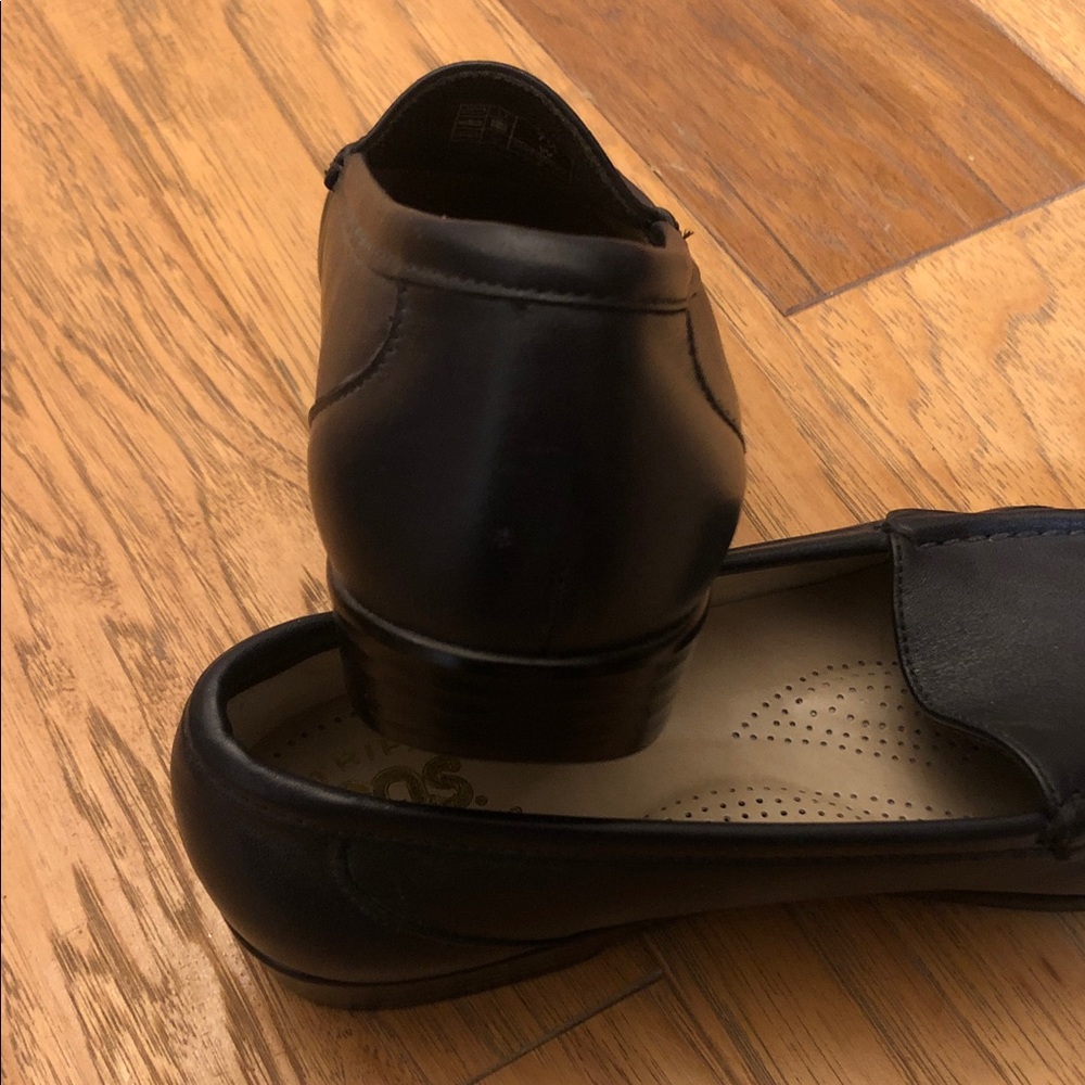 SAS Navy Blue Leather-Like Women’s Slip-On Loafers - Picture 5 of 8